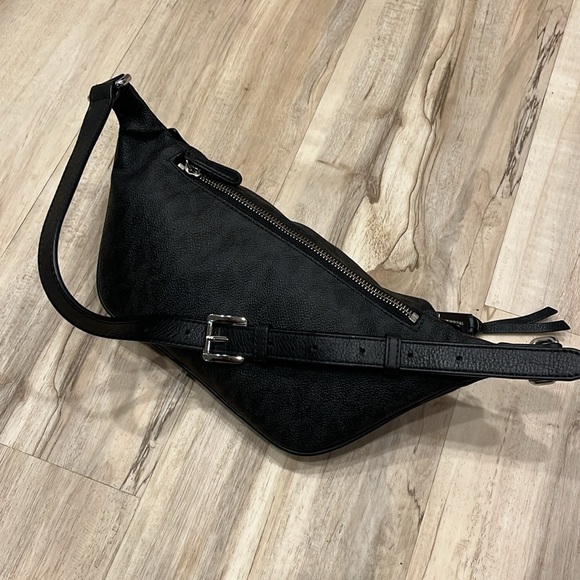 Michael Kors Black Fanny Bag - Picture 2 of 4